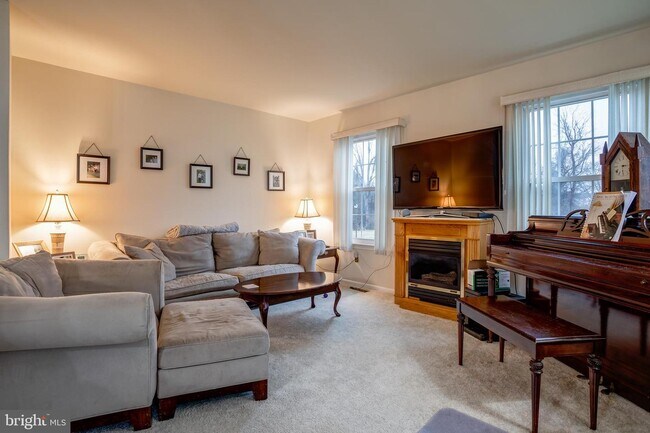 Foto del edificio - 614 Kenney Ln