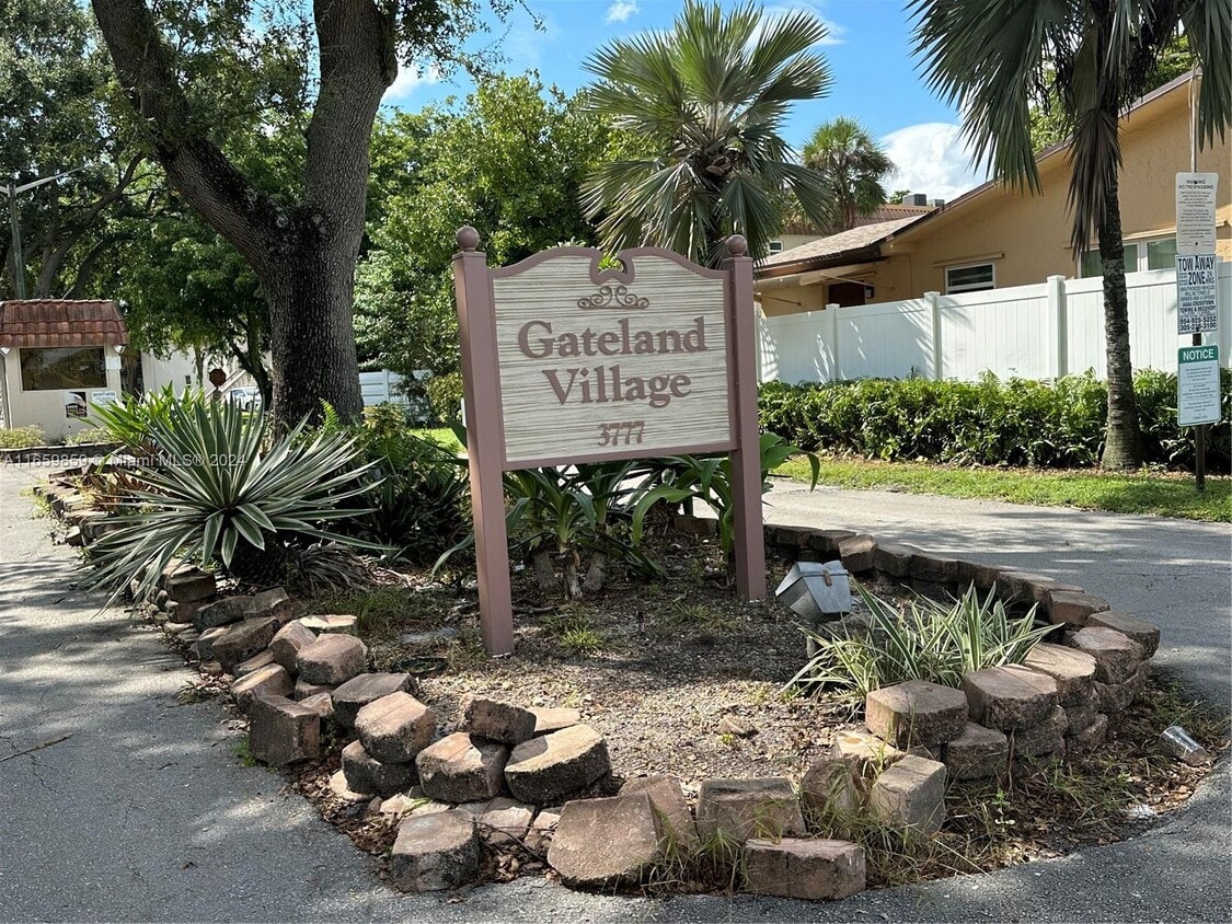 Primary Photo - 3777 NW 78th Ave