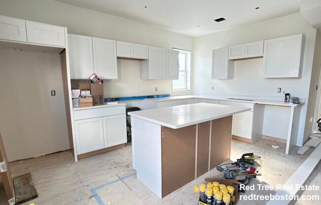 Building Photo - 47 Brackett St