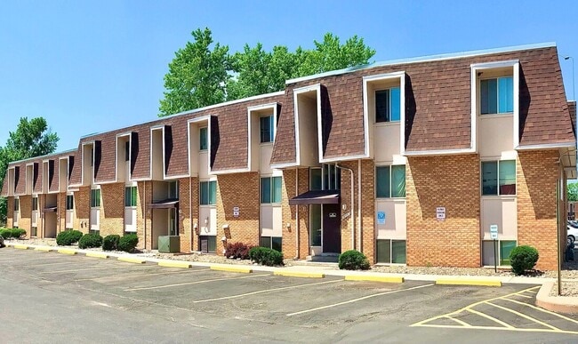 Building Photo - 11051 W 63rd Pl