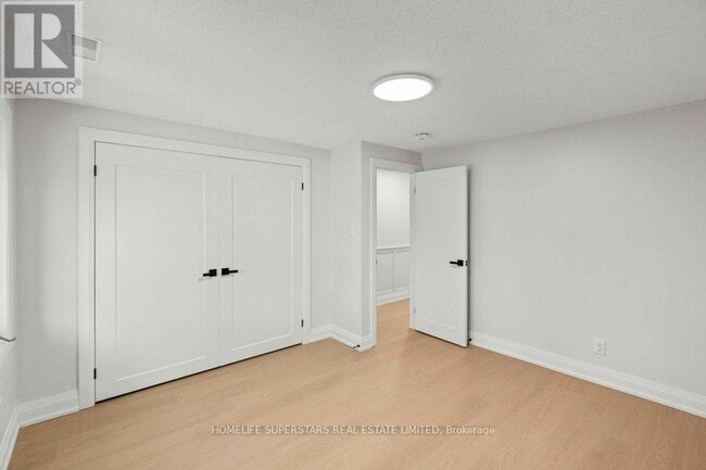 Building Photo - 855 Garth St