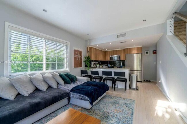 Foto del edificio - 1061 Michigan Ave