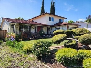 Building Photo - 39881 San Moreno Ct