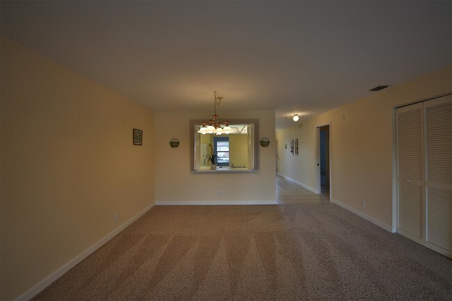 Building Photo - 400 Misty Pines Cir