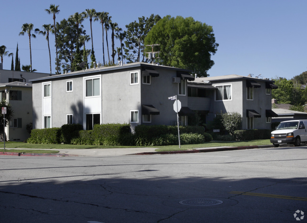 Primary Photo - 13300-13310 Valleyheart Dr N
