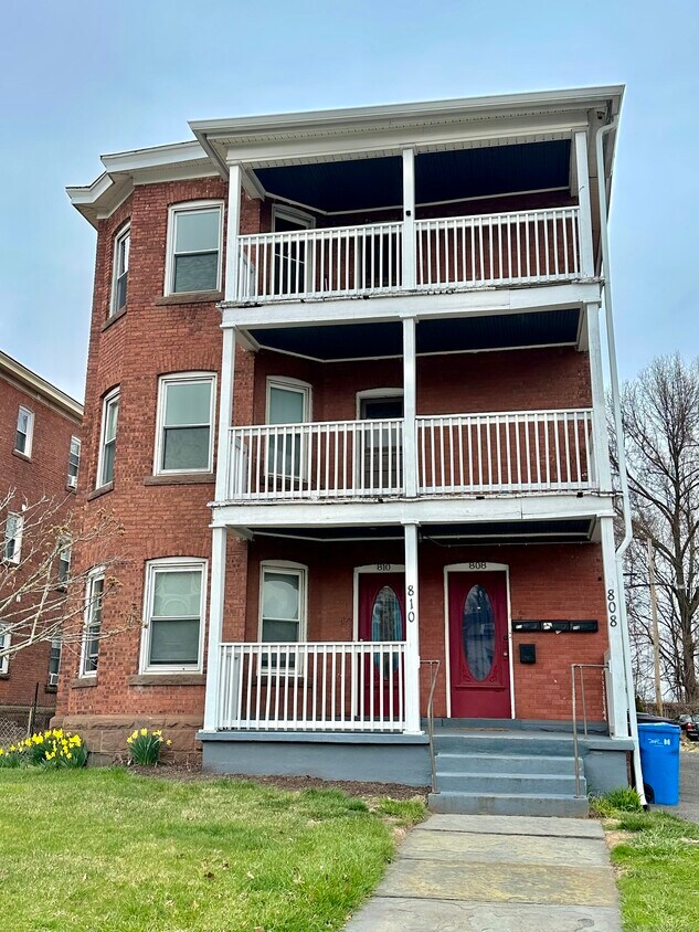 Primary Photo - 808 Capitol Ave