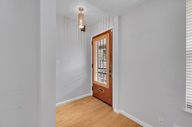 Photo - $2,095.00 - 3 Bedrooms, 1.5 Bathroom, Town... Apartment