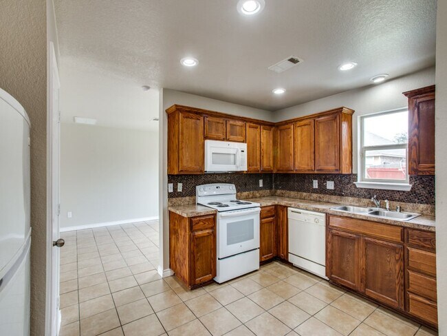 Foto del edificio - 1208 Boxwood Dr