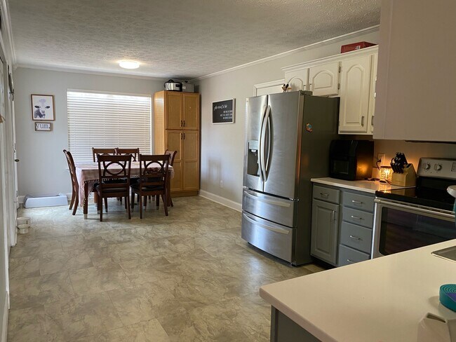 Foto del edificio - 122 Bluff View Dr