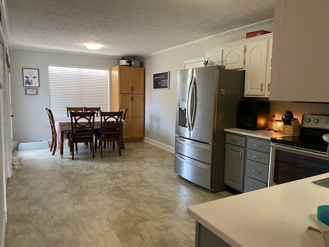 Photo - 122 Bluff View Dr House