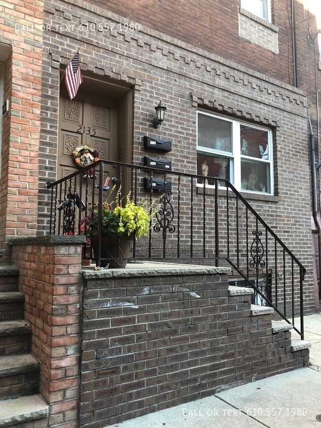 Primary Photo - 1 Bedroom 1 Bath Apartment located in the ...