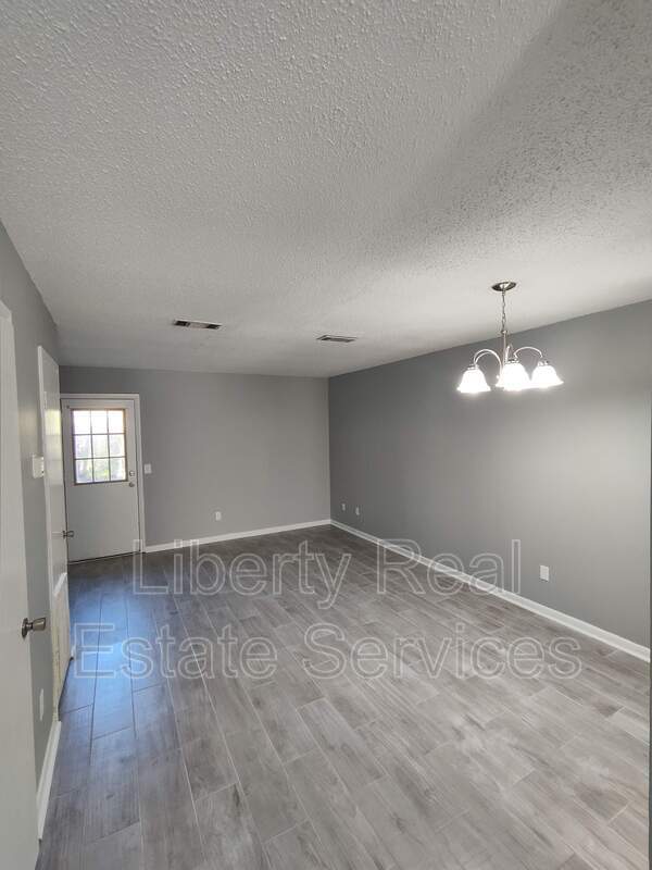 Building Photo - 107 Gilbert St