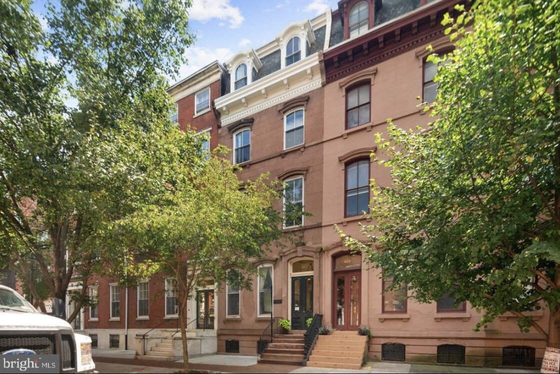 Street View - 1020 Spruce St
