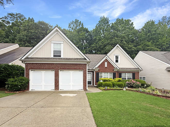 Primary Photo - 2607 Woodford Ln NE