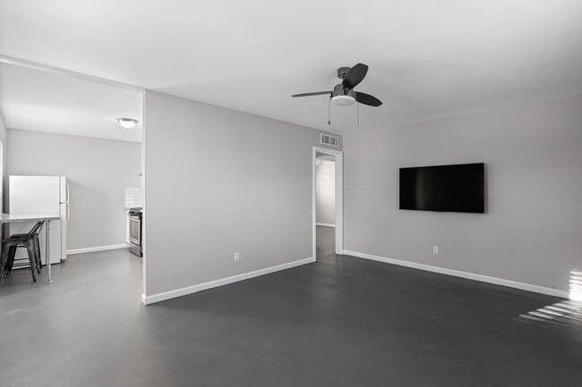 Building Photo - 12th Street Townhomes