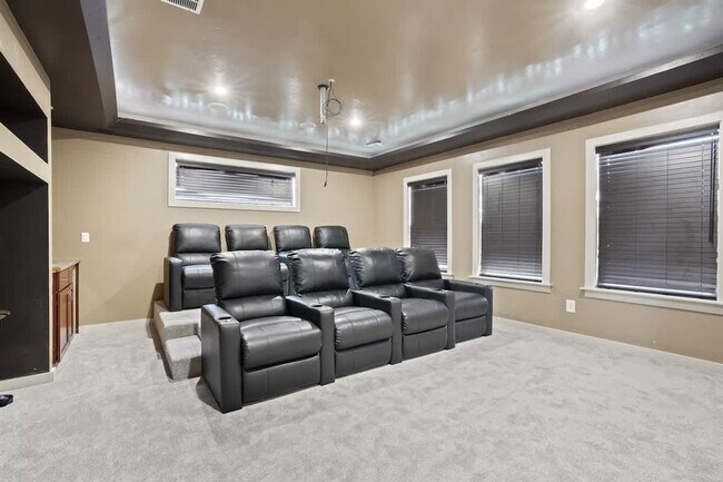 Foto del edificio - 5327 N Red Hills Pl