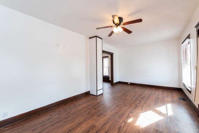 Building Photo - 633 S 42nd St