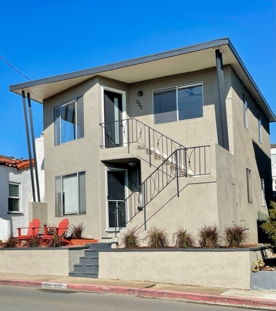 333 27th St Unit 333 Upstairs, Hermosa Beach, CA 90254 Apartments