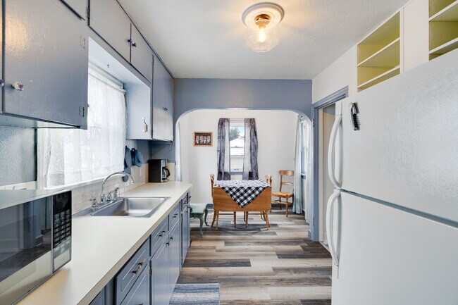 Building Photo - 345 W Central Ave