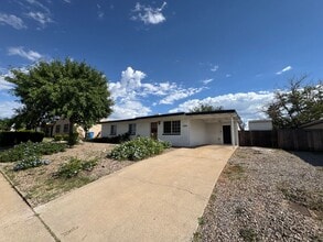 Building Photo - 5004 E Raffaele Ave
