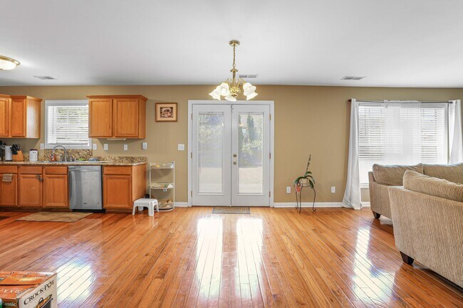 Foto del edificio - 4317 Saron Dr