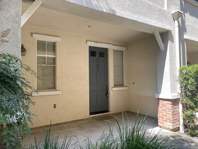 Building Photo - 2542 Baton Rouge Dr