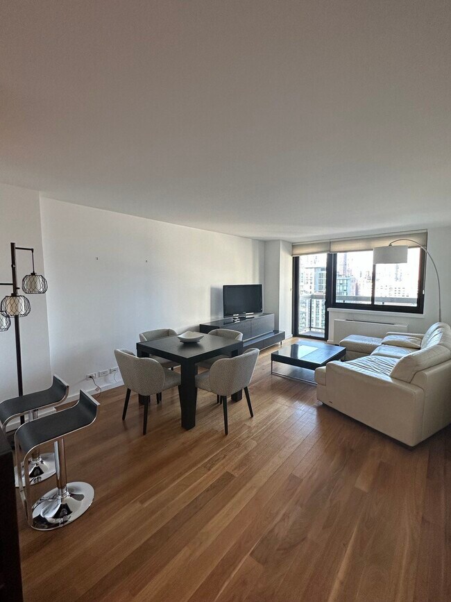 Foto del edificio - 515 E 72nd St