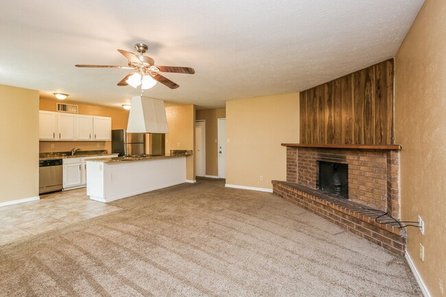 Building Photo - 2255 Goldleaf Ct