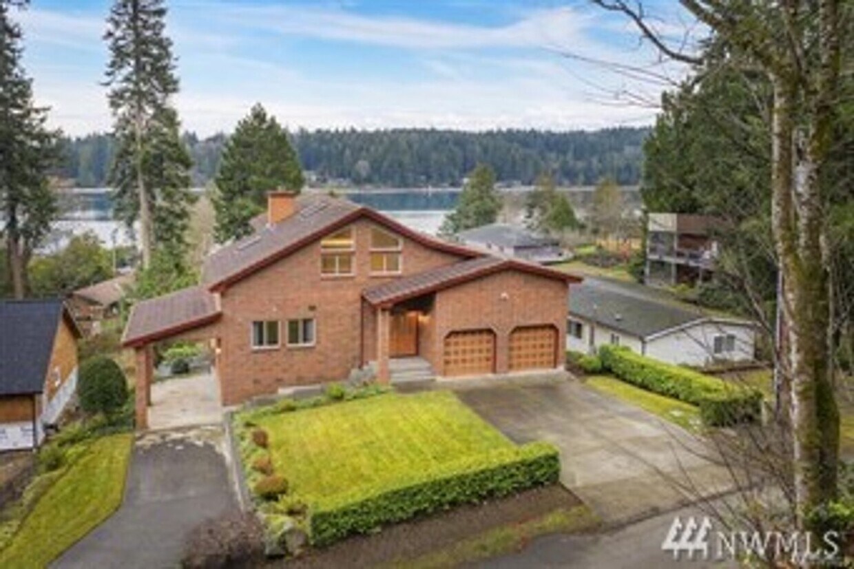 17662 Division Ave NE, Suquamish, WA 98392 House Rental in Suquamish