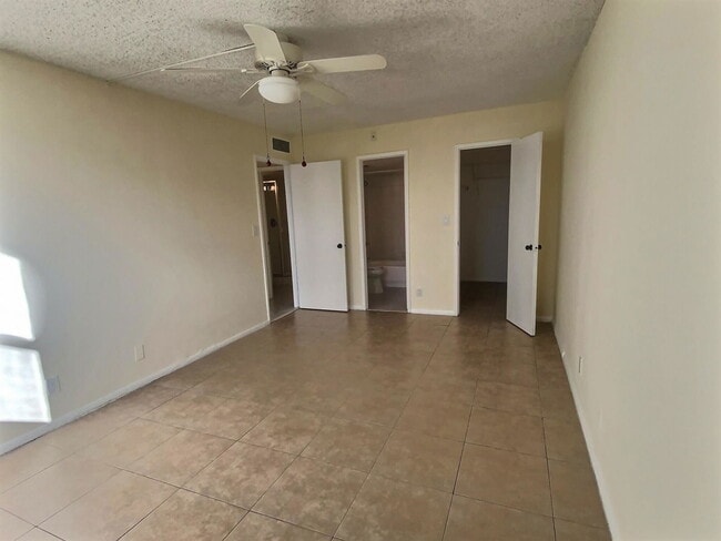 Building Photo - 1421 S Ocean Blvd