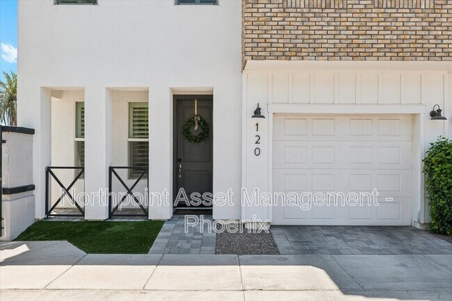 Building Photo - 3030 N 38th St