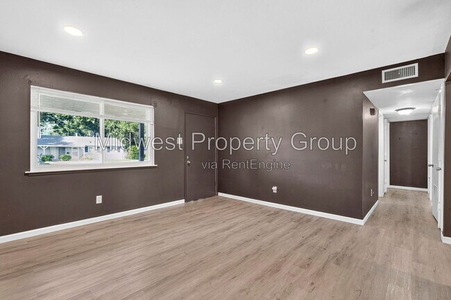 Foto del edificio - 690 Central Pkwy