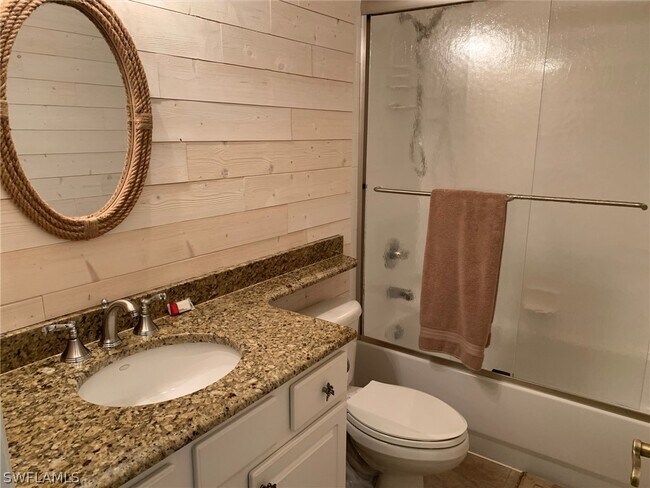 Building Photo - 10522 Diamante Way