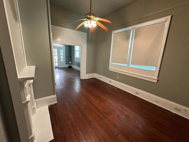 Foto del edificio - 2325-2327 Ursulines Ave