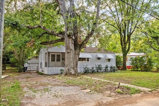 Foto del edificio - 832 Meadowbrook Dr