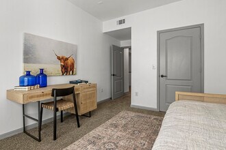 Building Photo - Villas at Rogers Ranch