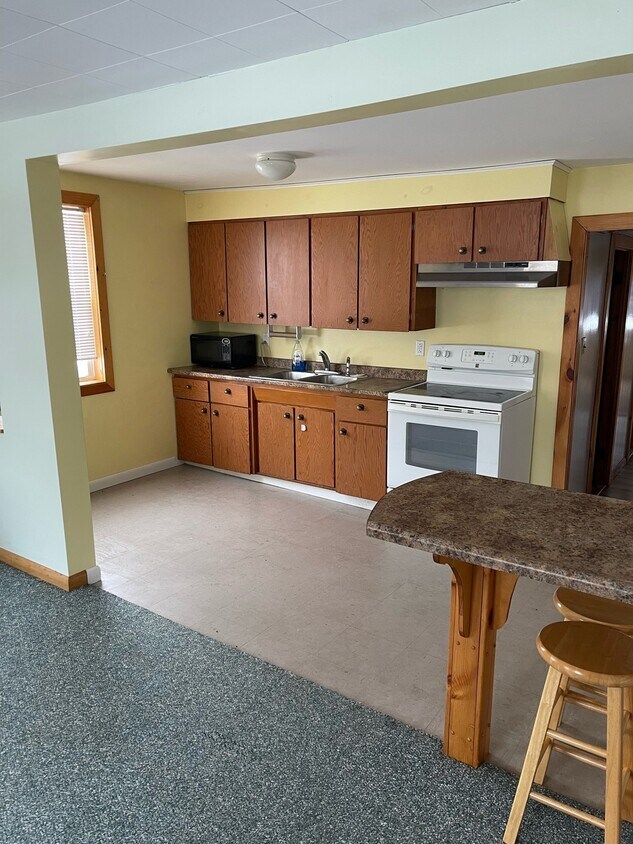 Primary Photo - 1243 NY-122