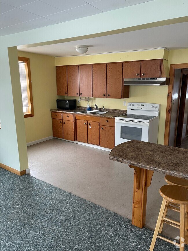 Apartments under 3,000 in Constable NY 1 Rentals