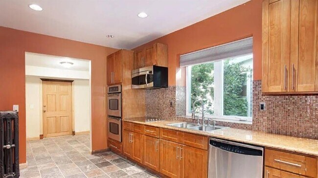 Foto del edificio - 3111 Farragut Rd