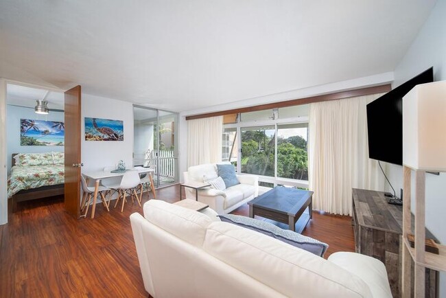 Building Photo - 1515 Nuuanu Ave