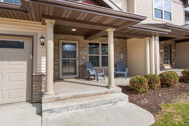 Foto del edificio - 414 Churchill Dr