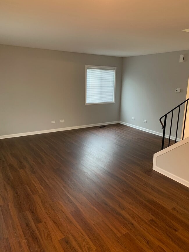 Building Photo - 1123 Willow Ct