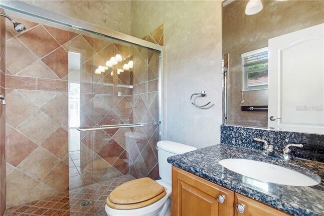 Building Photo - Stunning Westchase 5 Bedroom Pool Home