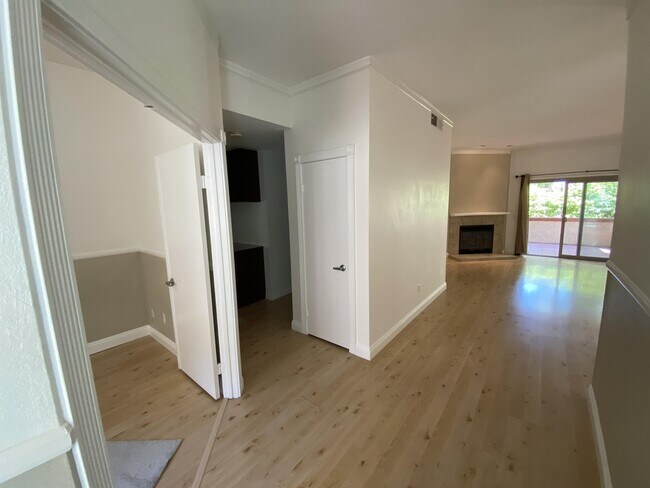 Foto del edificio - 3540 Ridgewood Way