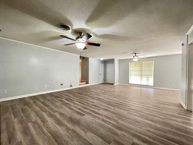 Building Photo - 136 RWE Jones Dr