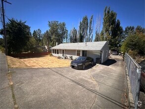 Building Photo - 2616 S 128th St