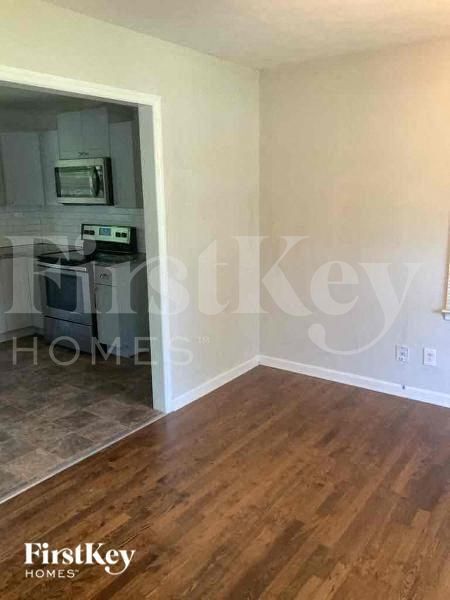 Building Photo - 2700 Flintlock Ln SW