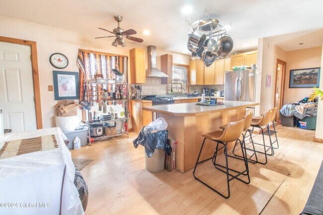 Foto del edificio - 99 1/2 Walworth St