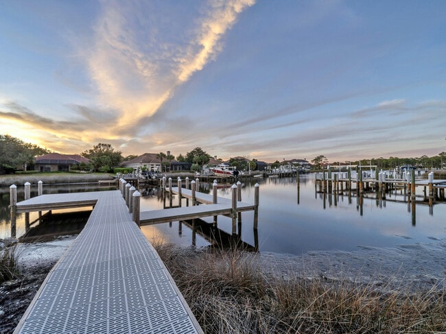 Building Photo - 330 Kelly Plantation Dr