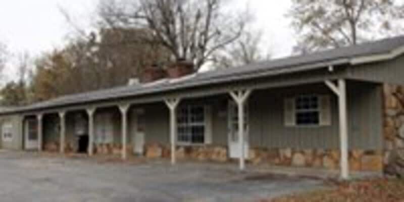 Primary Photo - Lakeview Apartments